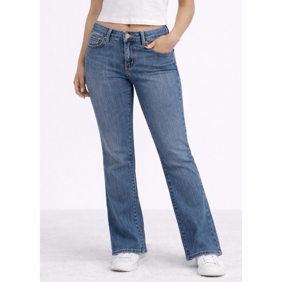 Eddie Bauer Denim - EDDIE BAUER • Medium Wash Modern Bootcut Jeans, 2